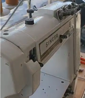 Venta máquina de costura de pretina SINGER 302