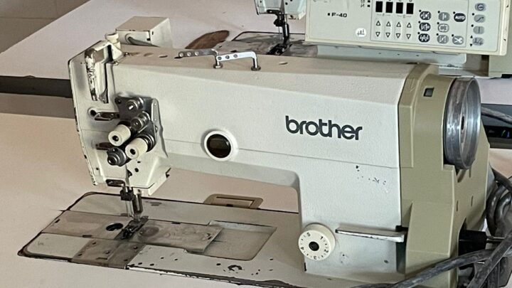 Máquinas de coser de dos agujas Brother
