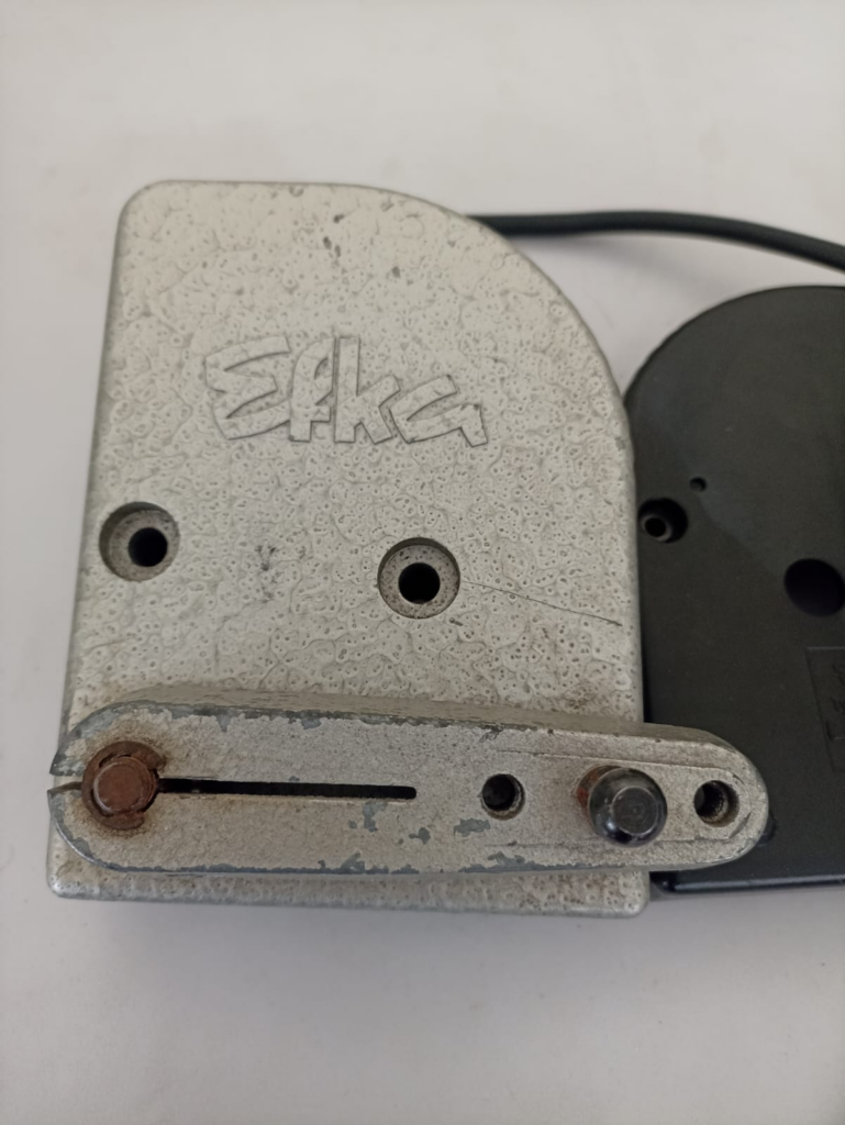 Pedal Efka EB301 conector cuadrado dv9