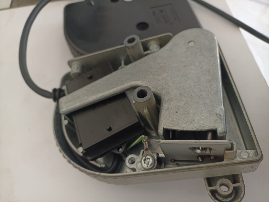 Pedal Efka EB301 conector cuadrado dv9