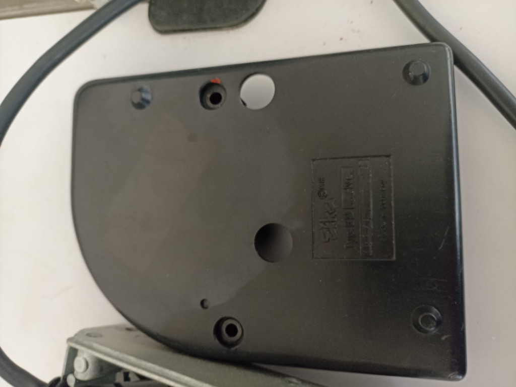 Pedal Efka EB301 conector cuadrado dv9