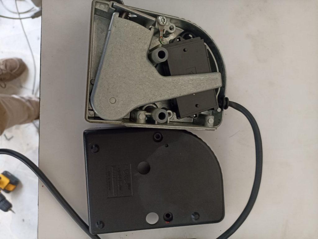 Pedal Efka EB301 conector cuadrado dv9